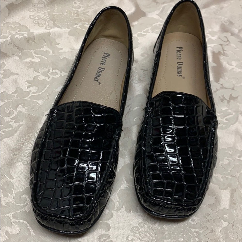Pierre Dumas Leather 12W Black Loafers EUC Pattern